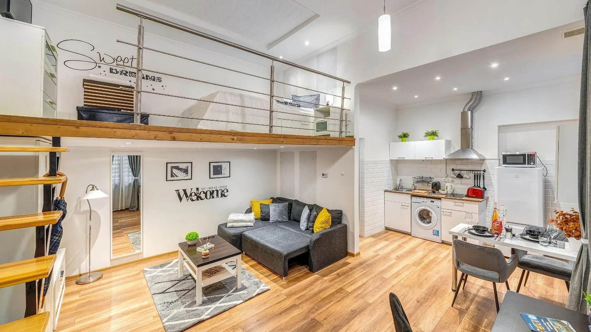 Sweet Dreams At Oktogon Downtown Apartment Budapest Hungary