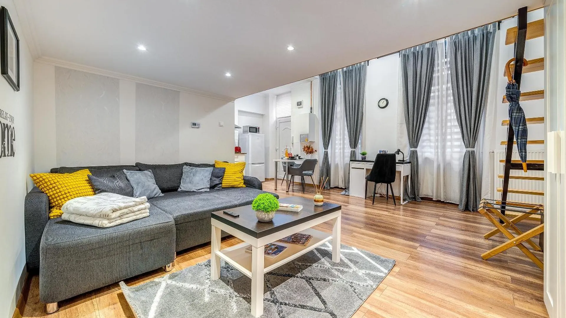 Sweet Dreams At Oktogon Downtown Apartment Budapest Hungary